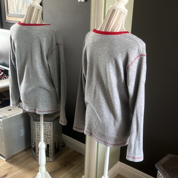 Disney, fuzzy sweatshirt, Mickey, large - Picture 6 of 6